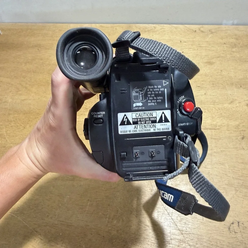 Sony CCD-TR21 Video8 Handycam Camcorder 10x Zoom Video Camera Y2K Black